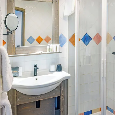 L'aigle Hotel 4*
